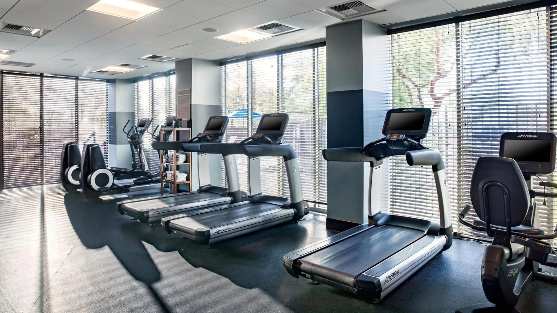 Four Points By Sheraton At Phoenix Mesa Gateway Airport